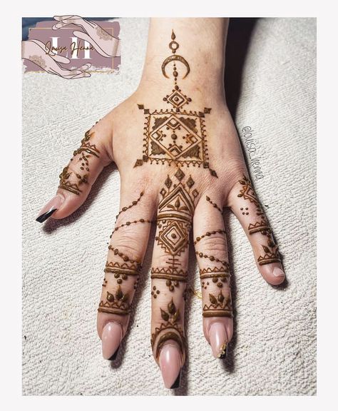 Algerian Henna, Berber Tattoo, Moroccan Henna, Mehedi Design, Henna Inspo, Traditional Henna, Henna Tattoo Hand, Henna Tattoo Designs Hand, Henna Tattoo Designs Simple