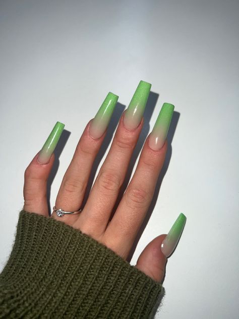 Green glitter ombré nails Green Ombre Nails Acrylic, Ombre Nails Green, Green Gradient Nails, Green Ombré Nails, Ombre Green Nails, Green Ombre Nails, Ombré Nails, Awesome Makeup, Acrylic Ideas