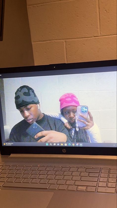 Beanies, couple goals, black and pink outfit, matching couple fit, relationship vibes, laptop aesthetic, macbook aesthetic, wöe, wöewrld, wöewörld, iPhone aesthetic, mirror pictures, mirror, influencers