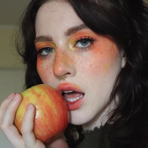 Orange Themed Makeup, Orange Fruit Makeup, Apple Makeup Look, Fruit Makeup Looks, Pear Makeup, Dopamine Makeup, Photoshoot Jumpsuit, Colorful Makeup Aesthetic, Banana Makeup