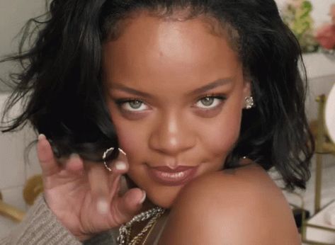 Investcritiques Rihanna GIF - Investcritiques Rihanna - Discover & Share GIFs Rihanna Gif, Best Of Rihanna, Rihanna Fenty Beauty, Blac Chyna, Rihanna Style, Bad Gal, Brotherly Love, Rihanna Fenty, Go Off