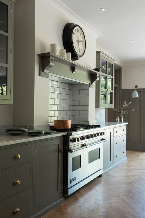 Carrara marble worktops and simply stunning shaker cabinets make for a modern, stylish design in this Queens Park Kitchen by deVOL Victorian Kitchen Remodel, Kitchen Mantle, Kitchen Chimney, Kitchen Cooker, Devol Kitchens, Victorian Kitchen, Gray Cabinets, Kitchen Fireplace, Kitchen Hoods