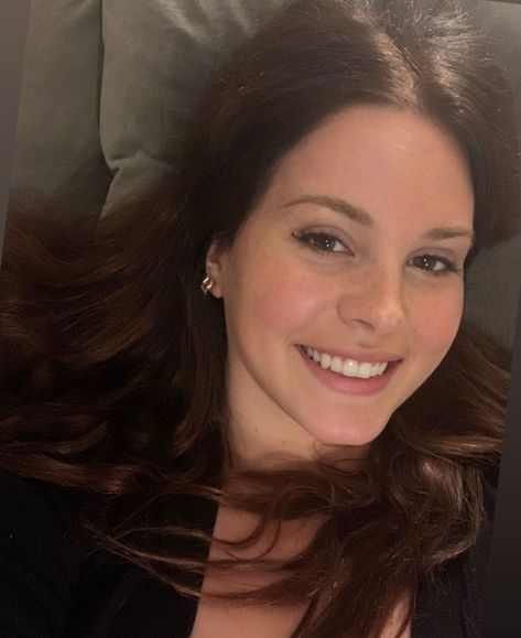 Lana Del Rey Selfie, Queen Of Disaster, Lana Del Rey Love, Lana Rey, Elizabeth Grant, Pretty Star, Lana Del Ray, Living Legends, Queen Elizabeth