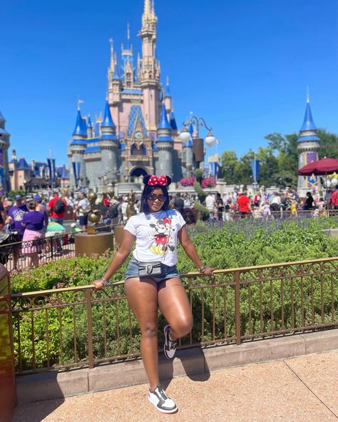 A little Disney dump🏰🫶🏽✨❤️🐭 . . #denim #explore #disney #fyp #disneyworld #explorepage #magickingdom #disneygirl #waltdisneyworld #mickeymouse #minniemouse #disneydump Disney World Outfits Black Women, Disney Dump, Outfits Black Women, Disney World Outfits, Disneyland Outfits, Birthday Trip, Aesthetic Board, Disney Birthday, Disney Aesthetic