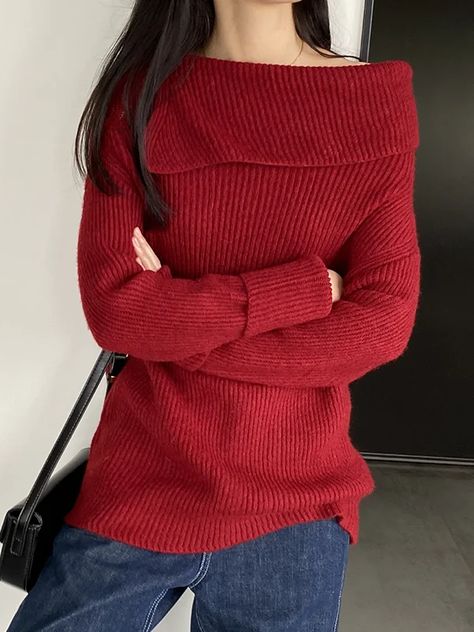 oshoplive Off The Shoulder Red Sweater, Winter Typ, Leisure Fashion, Fashion Seasons, New Tops, Black Coffee, Winter Outfit, Shoulder Sweater, White Sweaters