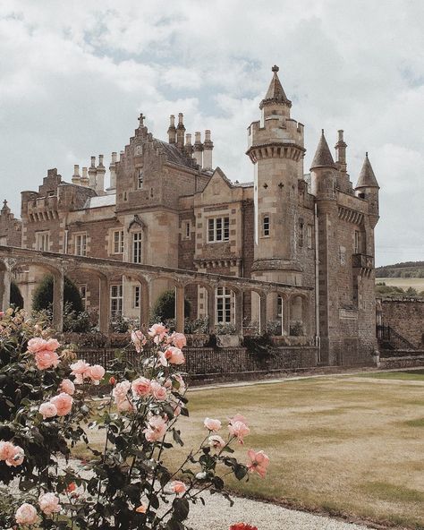 Amazing Architecture on Twitter: "Abbotsford the home of sir walter scott… " Castle Aesthetic Exterior, Aesthetic Exterior, Castle Exterior, Senior Design, Yorkshire Puddings, Royal Core, Old Castle, Castle Mansion, Castle Aesthetic