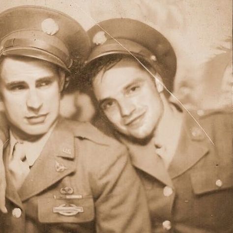 Some 1940's steve and bucky😌 • ☆ • ☆ • *credits to owner* #buckybarnes #wintersoldier #jamesbuchahanbarnes #captainamerica #marvel #stucky… Steve Rogers 1940, Steve Rogers Aesthetic, Captain America Aesthetic, Steve And Bucky, Team America, Bucky Barnes Aesthetic, James Buchanan "bucky" Barnes, Avengers Imagines, Bucky And Steve