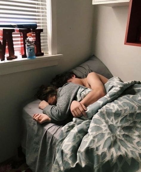 Cuddle Pictures, Couple Cuddle In Bed, Boyfriend Sleeping, Cuddles In Bed, Couple Sleeping, Boyfriend Quotes, Couples Goals, Cute Relationship Goals, Fan Fiction