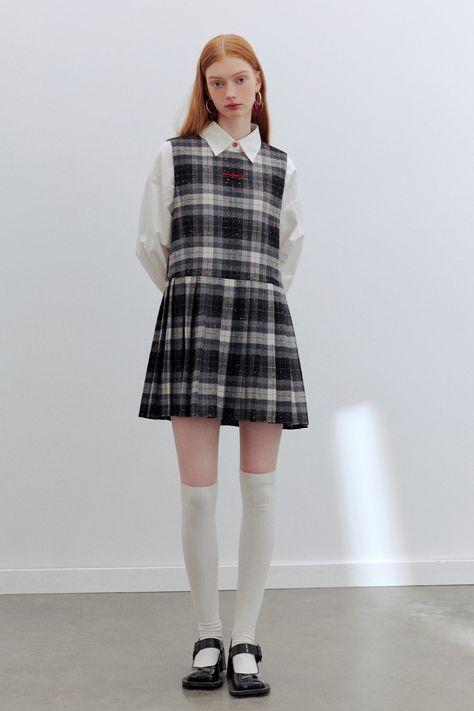 Plaid Spray Short Dress – IN.YOUR Brown Plaid Dress Outfit, Short Dress Outfit, Plaid Dress Outfit, Dress Shorts Outfit, Short Skirts Outfits, Prep Style, Mode Chic, Fashion Capsule, S M