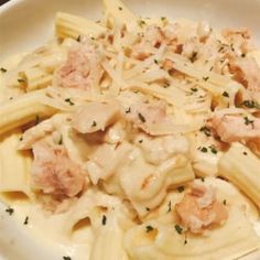 Tuna Alfredo with Penne Pasta - Allrecipes.com Tuna Alfredo, Easy Tuna Recipes, Best Tuna Casserole, Penne Pasta Recipe, Tuna Casserole Easy, Tuna Melt Recipe, Penne Pasta Recipes, Panlasang Pinoy, Pasta Recipes Alfredo