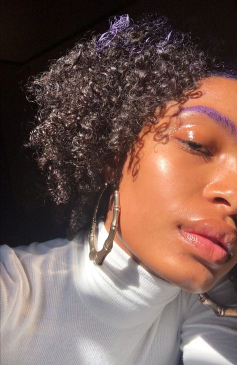 Purple Eyebrows, Yara Shahidi, Eyebrow Makeup, Purple Hair, Workout Videos, Eyebrows, Dreadlocks, Lips, Hair Styles