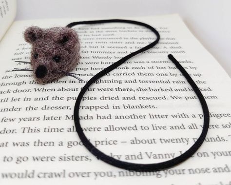 Felted Gifts, Mouse Bookmark, Needle Felted Mouse, Dry Felting, Felted Mouse, Felt Bookmark, Hedgehog Gifts, Bookmark Handmade, Wool Gifts