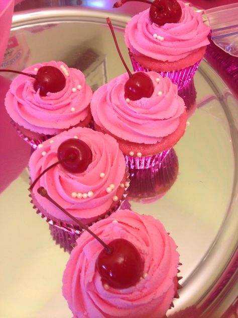 Pinkalicious Cupcakes, Pink Birthday Party Decorations, Barbie Cupcakes, Barbie Party Decorations, Barbie Theme Party, Cute Birthday Ideas, Barbie Birthday Party, Pink Birthday Party, Barbie Theme