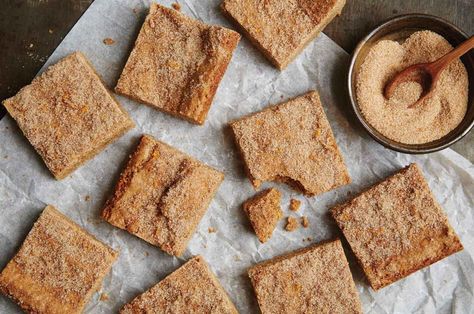 Sprouted Wheat Vanilla Chai Bars | King Arthur Flour: A spiced, sugary, blondie bar reminiscent of chai tea. Chai Bars, King Arthur Recipes, Cookies And Bars, King Arthur Flour Recipes, Sprouted Wheat, Baking Scones, Blondie Bar, King Arthur Baking, Vanilla Chai