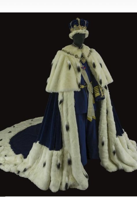 King Outfits Royal, Royal Cape, Coronation Gown, Coronation Robes, King Outfit, Royal Crowns, Royal Clothing, Royal Aesthetic, Queen Costume