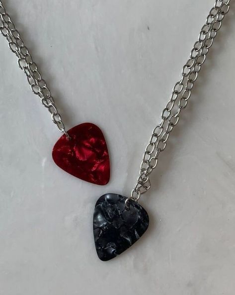 Guitar Pick Jewelry, Pick Necklace, Guitar Pick Necklace, Guitar Obsession, Grunge Jewelry, Guitar Pics, Avatar 2, Cool Electric Guitars, Plaid Shirts