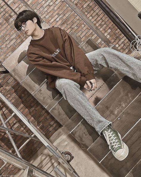 Comfort Icons Aesthetic, Jeongin Brown Aesthetic, Brown Kpop Aesthetic, Jeong In, Earth Tones Aesthetic, Fallen Star, In Aesthetic, Vintage Icons, Yang Jeongin