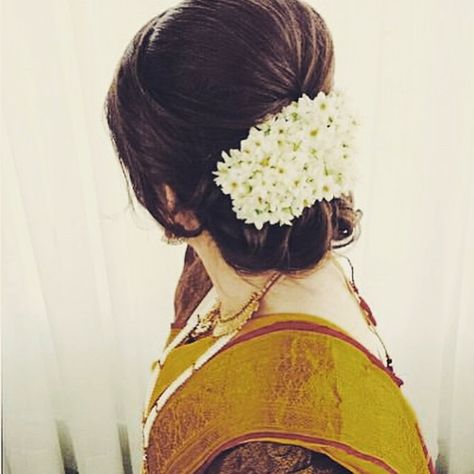 @jovana33 by @nilaharan Indian Updo, Floral Hairstyles, South Indian Wedding Hairstyles, Bridal Hairstyle Indian Wedding, Flower Bun, Saree Hairstyles, Wedding Bun Hairstyles, Engagement Hairstyles, Bridal Hairdo