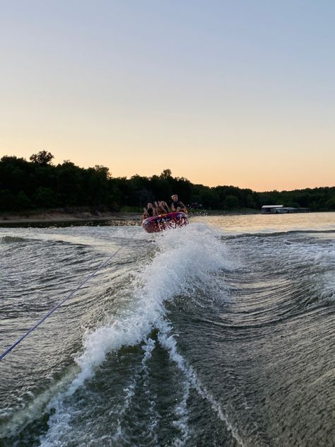 Tubing On The Lake, Boat On Lake, Summer Boats, Lake Days, Lake Day, River Trip, Lake Trip, Surf House, Summer Lake