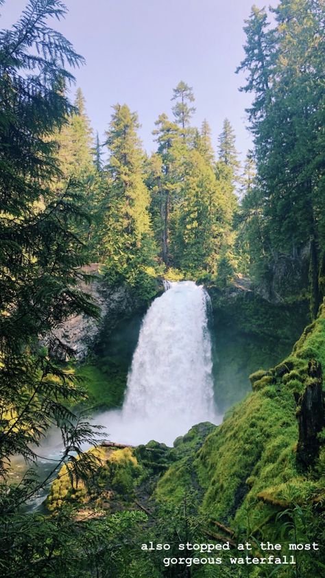 Sahalie Falls, Oregon Multnomah Falls Oregon, Oregon Road Trip, Multnomah Falls, Oregon Trail, Road Trips, Places Ive Been, Oregon, Road Trip, Hiking