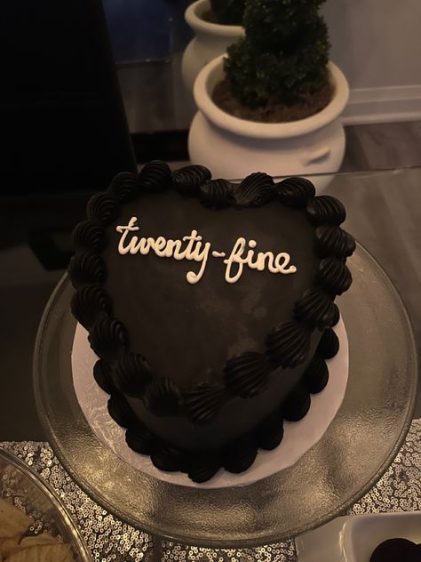 25 Year Birthday Cake, Aesthetic 25th Birthday Cake, Black Virgo Cake, 20 Fine Birthday, Black Heart Cake Aesthetic, Twenty Fine Party, 29 Bday Cake, Twenty Five Birthday Cake, Twenty Fine Photoshoot