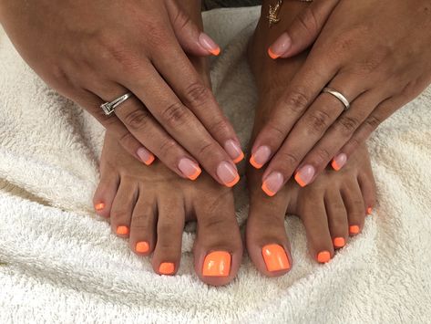 Summer Matching Nails And Toes, Toe Nails And Nails Matching, Summer Pedi Ideas, Matching Mani Pedi Ideas Summer, Pedi Mani Combo, Summer Mani Pedi Combos 2024, Matching Hands And Toes Nails, Toes And Nails Matching Color Combos, Matching Pedicure And Manicure