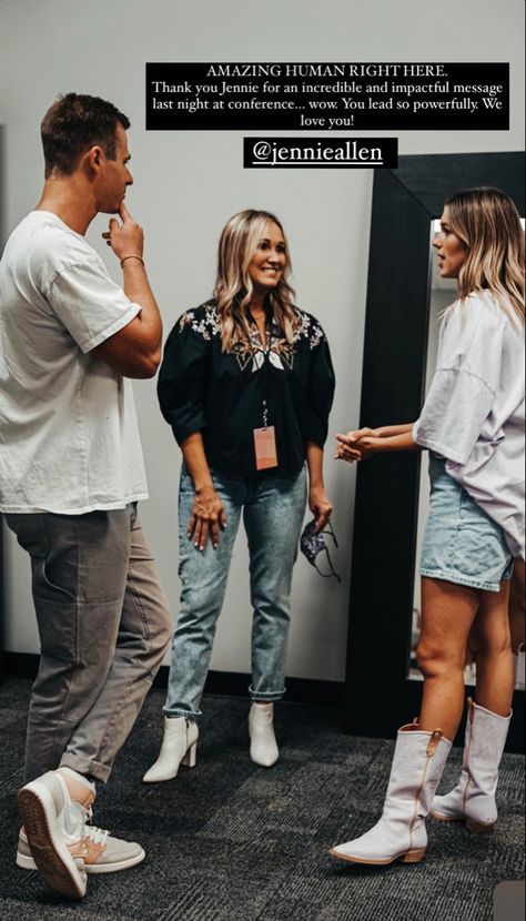 Youth Group Outfits, Kari Jobe Style, Youth Group Outfit, Vibey Aesthetics, Sadie Robertson Outfits, John Luke Robertson, Clothes Capsule, Missy Robertson, Jacob And Bella