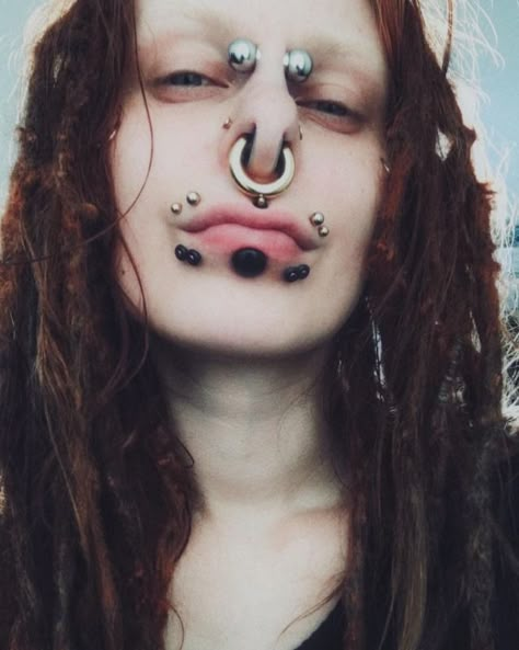 Huge Septum, Floating Nomad, Piercing Bridge, Pierced Girls, Crazy Piercings, Unique Piercings, Body Modification Piercings, Stretched Septum, Facial Pictures