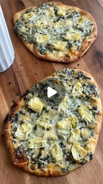 Mandi Hickman on Instagram: "The easiest spinach and artichoke flatbread! I made this on repeat when Scarlett was a newborn, that’s how you know it’s easy hahaha What you need👇🏼 2 naan or flatbread of choicd 1/2 cup of your favorite spinach dip artichoke hearts from a can, drained and quartered 1/2 cup shredded mozzarella Preheat the oven to 375 degrees F and lightly grease a large baking sheet. Top each naan with spinach dip. Then add desired amount of artichoke hearts.  Top with shredded mozzarella and bake for 14-16 minutes, broil for 1 minute. Slice and enjoy!  . .⁣ .⁣ #appetizer #traderjoeslist #holidayfood #traderjoes #foodinspo #mywilliamsonoma #thekitchn #feedfeed #f52grams #instareels #recipereels #easyrecipe #makesmewhole #easyappetizers #bestfoodfeed #goodmoodfood #mozzarella Artichoke Flatbread, Spinach Artichoke Recipes, Dip Artichoke, Spinach Artichoke Pizza, Artichoke Pizza, Artichoke Recipes, Spinach Artichoke Dip, Spinach Dip, Artichoke Dip