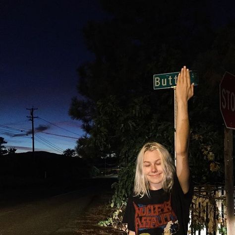 Phoebe Bridgers (@phoebebridgers) • Instagram photos and videos Phoebe Bridgers Computer Wallpaper, Boygenius Aesthetic, Phoebe Bridgers, Mötley Crüe, I Love My Wife, I Love Music, Take A Picture, Liam Payne, Niall Horan