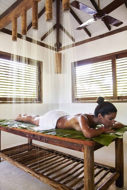 Qu�é hacer en Los Cabos, visitamos cinco destinos de lujo en el Pacífico Deco Spa, Massage Room Design, Spa Massage Room, Massage Room Decor, Dreams Spa, Spa Treatment Room, Spa Room Decor, Spa Interior Design, Spa Rooms