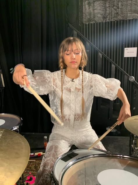 Rat Tail Haircut, Rat Tails, Hair Rat, Special Event Outfit, Grace Vanderwaal, Hair Reference, Aesthetic Hair, Hair A, Messy Hairstyles