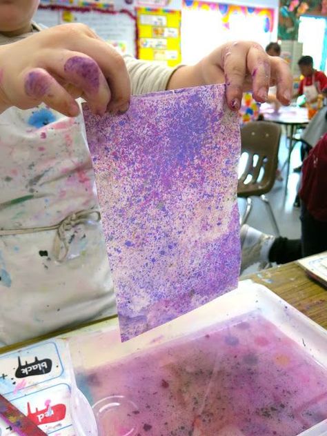 In the Art Room: Chalk Prints and Shaving Cream Marbling | Cassie Stephens | Bloglovin’ Floating Chalk Prints, Shaving Cream Marbling, Tk Ideas, Messy Monday, Chalk Prints, Science Art Projects, Art Elementary, Adaptive Art, Cassie Stephens