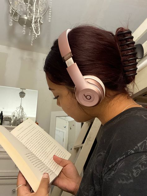 Rose Gold Headphones Aesthetic, Romanticise Life, Apple Ecosystem, Studying Girl, Beats Solo 3, Beats Solo3, Headphones Aesthetic, Coffee Pins, Apple Headphones