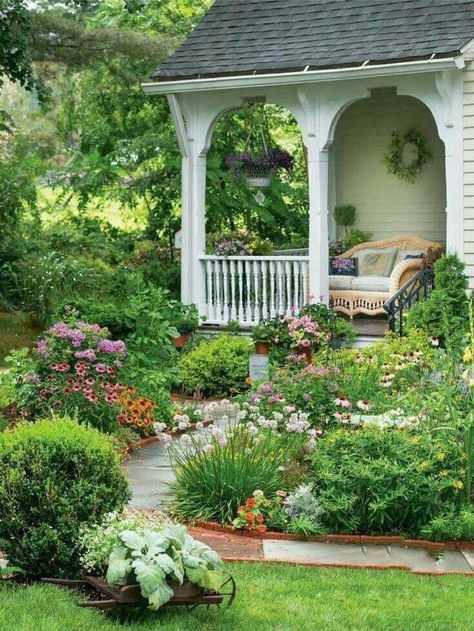 Villa Architecture, Country Cottage Garden, Pathway Landscaping, Front Yard Design, Farmhouse Landscaping, Cottage Garden Design, Easy Landscaping, Farmhouse Garden, Have Inspiration