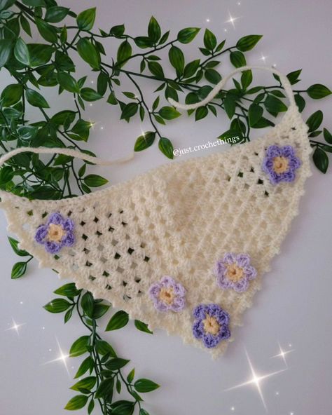 This is the white version of the bandana! And it's so pretty, I can't wait to wear it 🎀🌻 #crochetinspiration#crochetersofinstagram#crocheting#crocheter#crochet#crochetaddict#crochetideas#crochetlover#handmade#diy#pastelaesthetic#summervibe#fypシ#fyp#crochetbandana#bandana#headscarf#crochetheadscarf#foryou Bandana Crochet, Bandana Head Scarf, Crochet Bandana, Accessories Aesthetic, I Can't Wait, Thread Crochet, Summer Crochet, Hair Accessories Headbands, Head Scarf