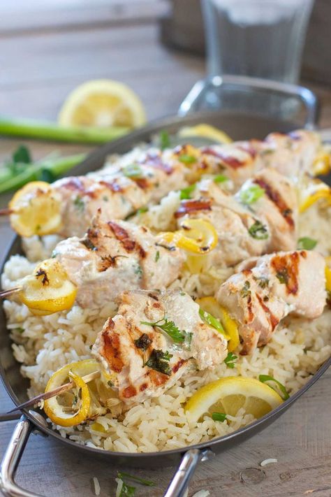 Greek Salmon Kabobs with Oven Baked Lemon Rice Fish Kabobs, Salmon Sides, Greek Salmon, Greek Lemon Rice Soup, Salmon Kabobs, Greek Fish, Greek Lemon Rice, Diy Easy Recipes, Cooking Pumpkin