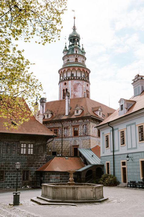 Cesky Krumlov Castle, Cesky Krumlov Aesthetic, Building Reference, Fairytale Town, Vertical City, Castles To Visit, Europe Photography, Cesky Krumlov, Wellness Hotel