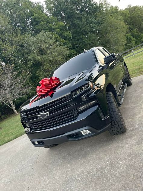 2024 Trucks, Black Chevy Silverado, Silverado 4x4, Truck Chevy, New Pickup Trucks, Best Cars For Teens, Single Cab Trucks, Silverado Truck, Camaro Car