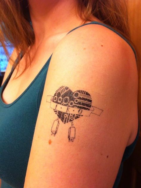 cinder by marissa meyer tattoo ideas - Google Search Lunar Chronicles Tattoo, Book Inspired Tattoos, Literary Tattoo, Book Swag, Book Tattoos, Welcome September, Marissa Meyer Books, Book Fanart, Inspired Tattoos