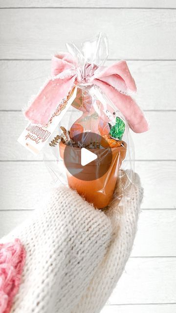 Kara Cofield on Instagram: "Easy Easter gift idea 🐰 and another way to gift that cute little Starbucks bunny gift card. Perfect for teachers, neighbors, friends, or even add to a tween/teen Easter basket!" Gift Card Easter Basket, Teen Easter Basket Ideas 2024, Easter Basket Teen Girl, Bunny Basket Ideas For Teens, Easter Starbucks Cups, Teen Easter Basket, Bunny Gifts, Easy Easter, Easter Gift