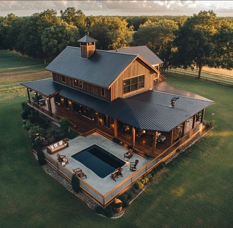 U Shaped House Front Exterior, Farmhomes Dream Homes, Texas Barndominium Ranch Style, Country House Ideas Exterior, House Exterior Wrap Around Porch, Barndominium Farmhouse Interior, Barndonium Exterior, Western Homes Exterior, Homestead Barndominium