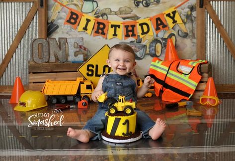 Construction Cake Smash, Boy Birthday Pictures, Jersey Cake, Cake Smash First Birthday, Construction Theme Birthday Party, Construction Cake, Construction Theme Party, First Birthday Cake Smash, 1st Birthday Pictures