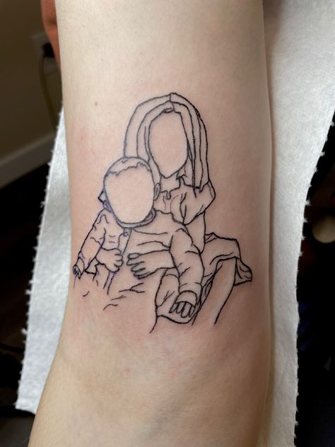 #outline #tattoo #tattooideas #tattoosforwomen Person Outline Tattoo, Person Tattoo, Person Outline, Outline Tattoo, Girl Tattoo, Girl Tattoos, I Tattoo, Tattoos For Women, Tattoos