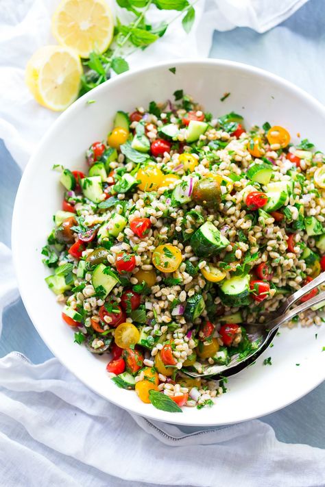 Farro Tabbouleh, Tabbouleh Salad Recipe, Feasting At Home, Salad With Tomatoes, Make Ahead Salads, Tabbouleh Salad, Farmers Market Recipes, Salad Recipes Video, Buddha Bowls