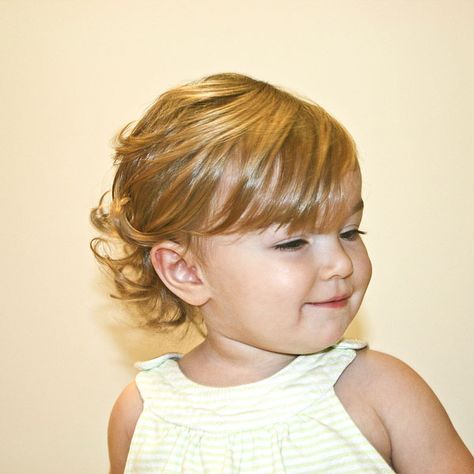 baby girl curly haircut Toddler Bob Haircut, Short Haircuts Wavy Hair, Toddler Girl Haircut, Baby Haircut, Toddler Haircuts, Girls Short Haircuts, Toddler Hairstyles Girl, Girl Haircut