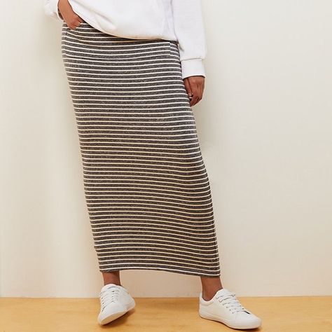 Black And White Striped Skirt Outfit, Maxi Pencil Skirt, Classy Skirts, Skirt Winter, Long Pencil Skirt, Pocket Skirt, White Striped Skirt, Striped Skirt Pencil, Skirt Pencil