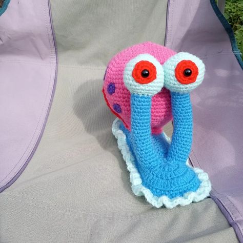 Gary The Snail From Spongebob, Snail Spongebob, Gary The Snail, Blanket Patterns, Crochet Blanket Patterns, Blanket Pattern, Handmade Crochet, Crochet Blanket, Knitting