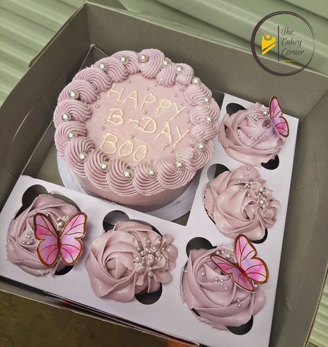 Bento Cake With Cupcakes, Cake With Cupcakes, Bento Cakes, Bento Cake, Beautiful Birthday Cakes, Beautiful Birthday, Lunch Boxes, Birthday Cakes, Cupcake