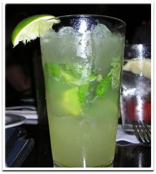 asian pear mojito...pf chang makes these...best..thing..EVERRRR! Pear Mojito, Tipsy Girl, Titos Vodka Recipes, Pf Chang, Fun Drinks Alcohol, Gummi Bears, Asian Pear, Pf Changs, Yummy Alcoholic Drinks